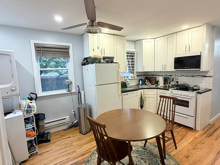 119 Nelson St #1 — Photo 5
