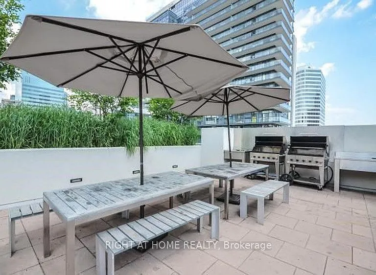 111 Elizabeth St #818 — Photo 39
