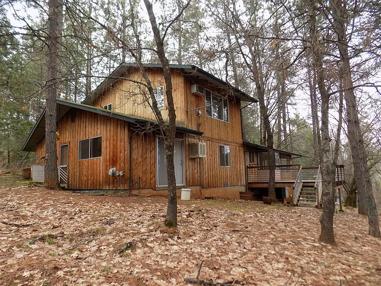 1131 Peaceful Valley Rd — Photo 1