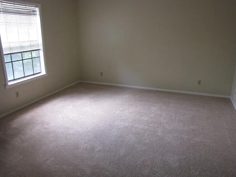459 Mall Blvd — Photo 9