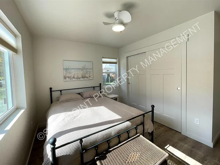 910 Poplar St — Photo 20