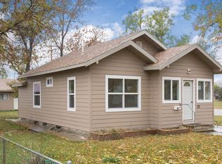 121 6th St W, Roundup, MT 59072