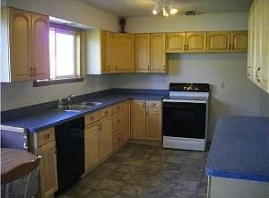 2nd image of 3244 Lynn Ave