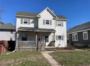 271 12th St NW, Cedar Rapids, IA 52405