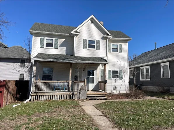 271 12th St NW, Cedar Rapids, IA 52405