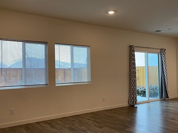 ad_photos_living_room_4_02132025