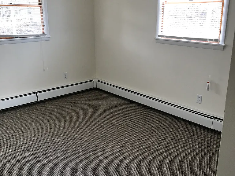 831 Squires Ave #B — Photo 9
