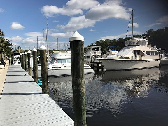 Marina within a very close walking distance. Deep water access directly into the Caloosahatchee River.
