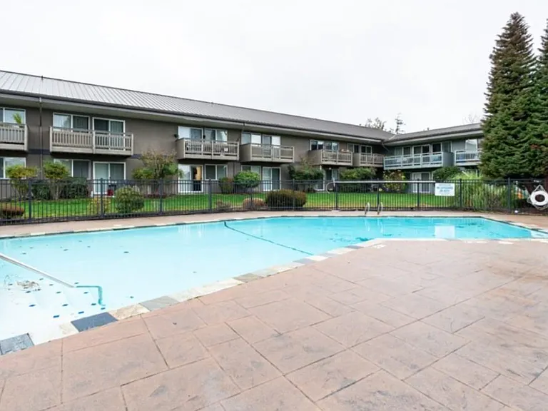 COURTYARD APTS-MUKILTEO — Photo 20