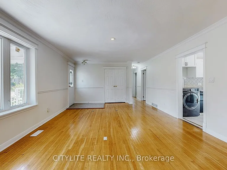 516 Monteith Ave — Photo 5