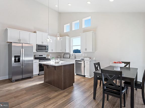 3rd image of Wetherby Circle Aloha