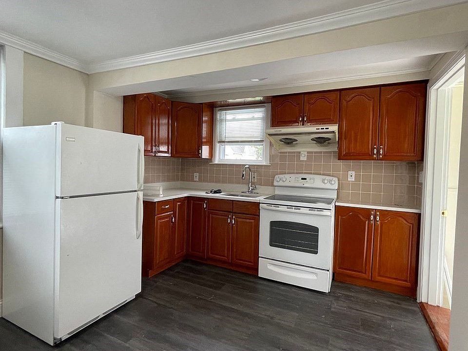 1st image of 50 Edwards St #1