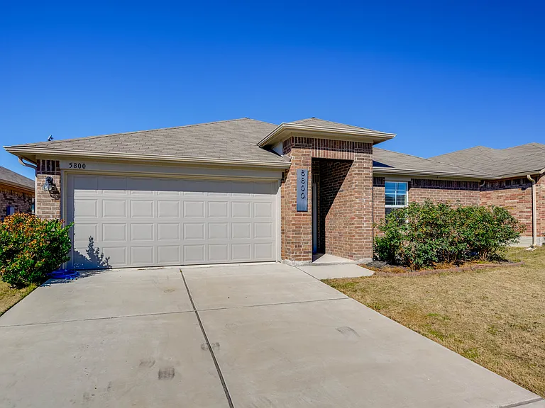 5800 Montrelia Dr — Photo 22