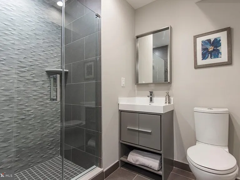 716 S Sartain St #2 — Photo 37