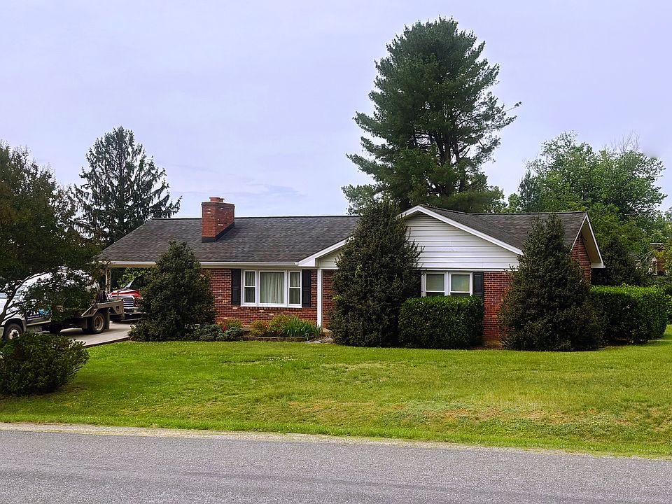 1st image of 41 Reservoir Dr