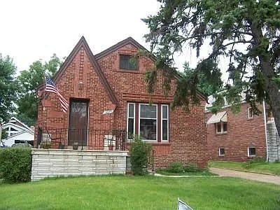 9043 Rosemary Ave photo 1