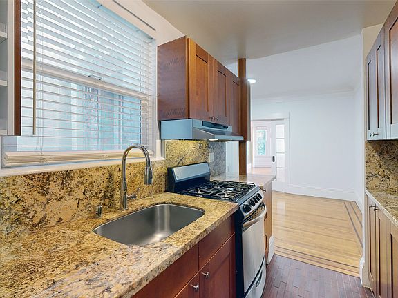 4th image of 736 Leavenworth St APT 4