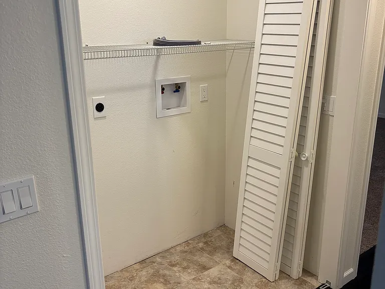 9710 Kent St — Photo 16