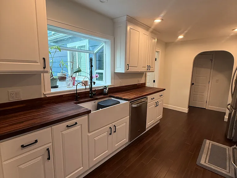 2440 Maher Ave — Photo 7