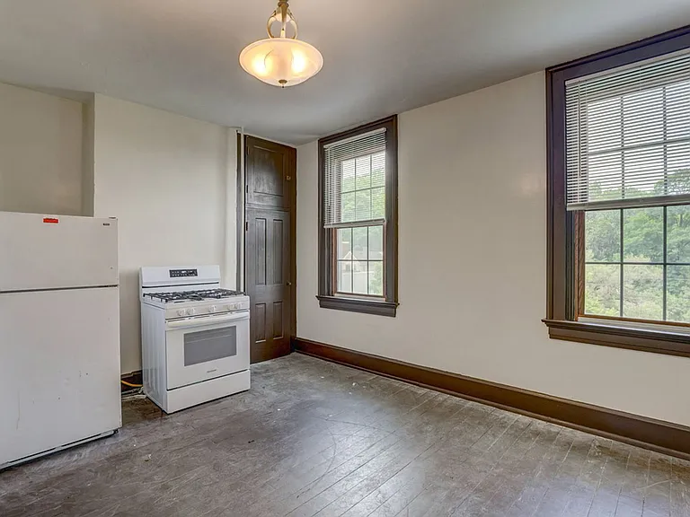 111 Gage St #2 — Photo 6