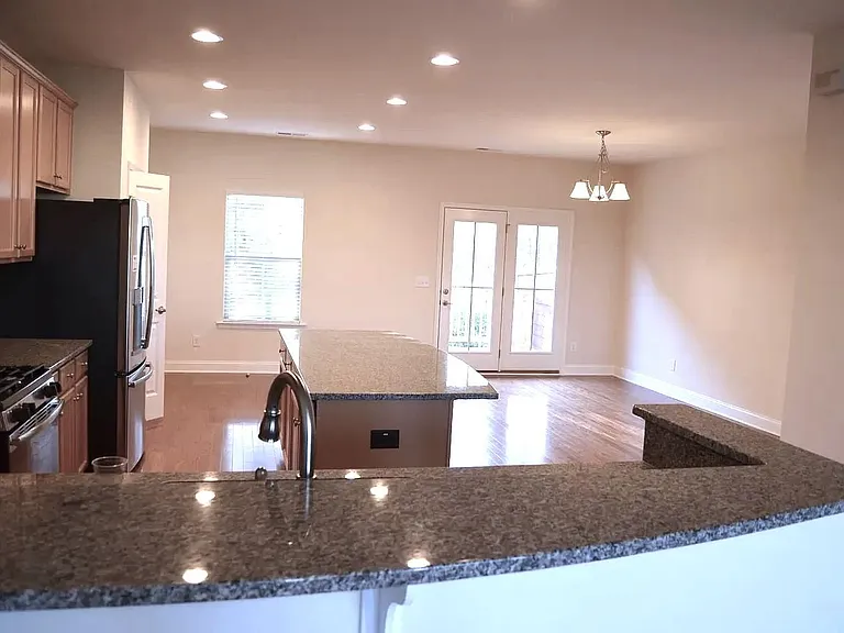 1002 Waymaker Ct — Photo 6