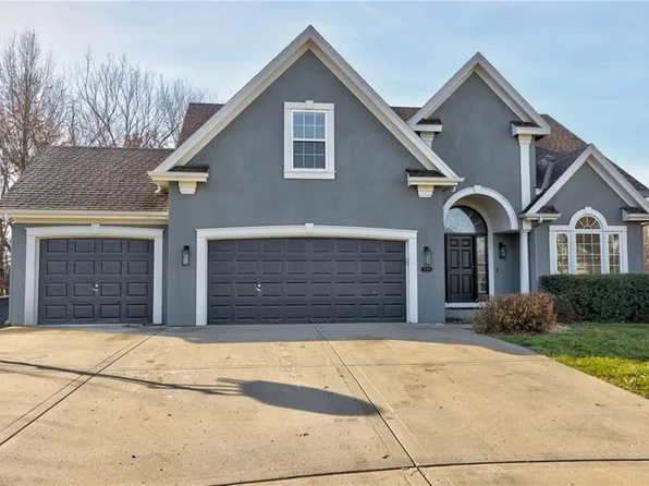 7230 N Potter Ave, Kansas City, MO 64158