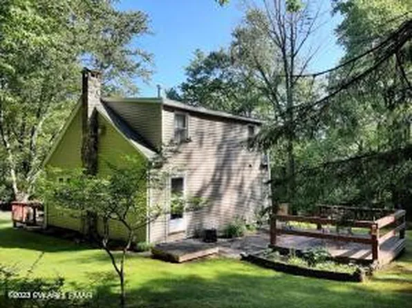 354 Sand Spring Rd, Cresco, PA 18326