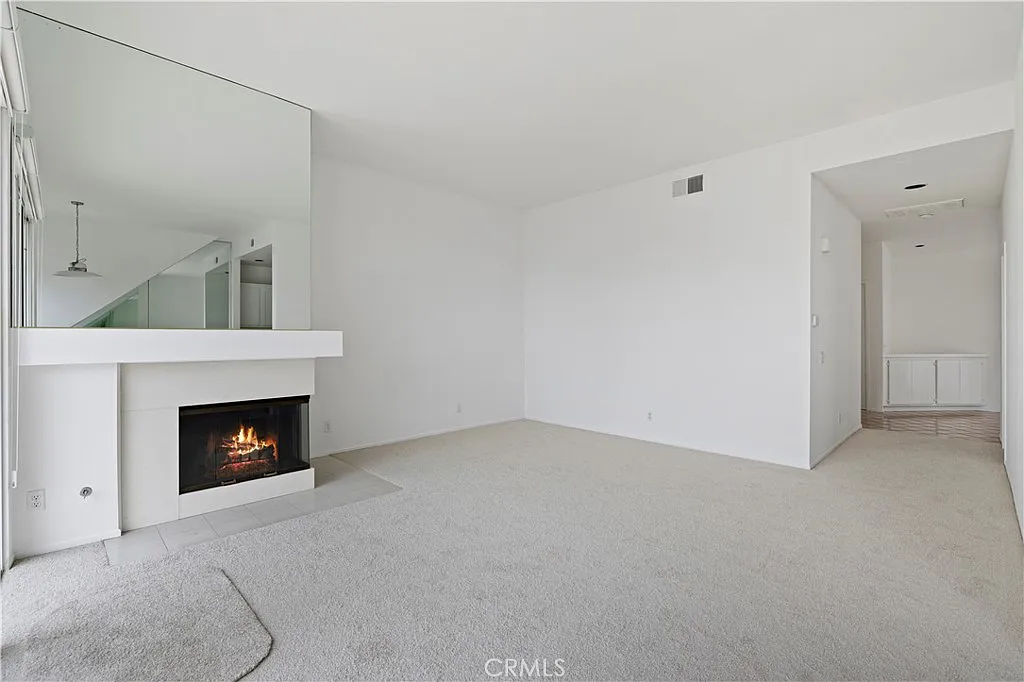2 bed, 1120 sqft, $3,900 — Photo 4