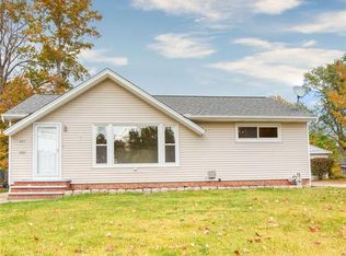 421 E 317th St, Eastlake, OH 44095