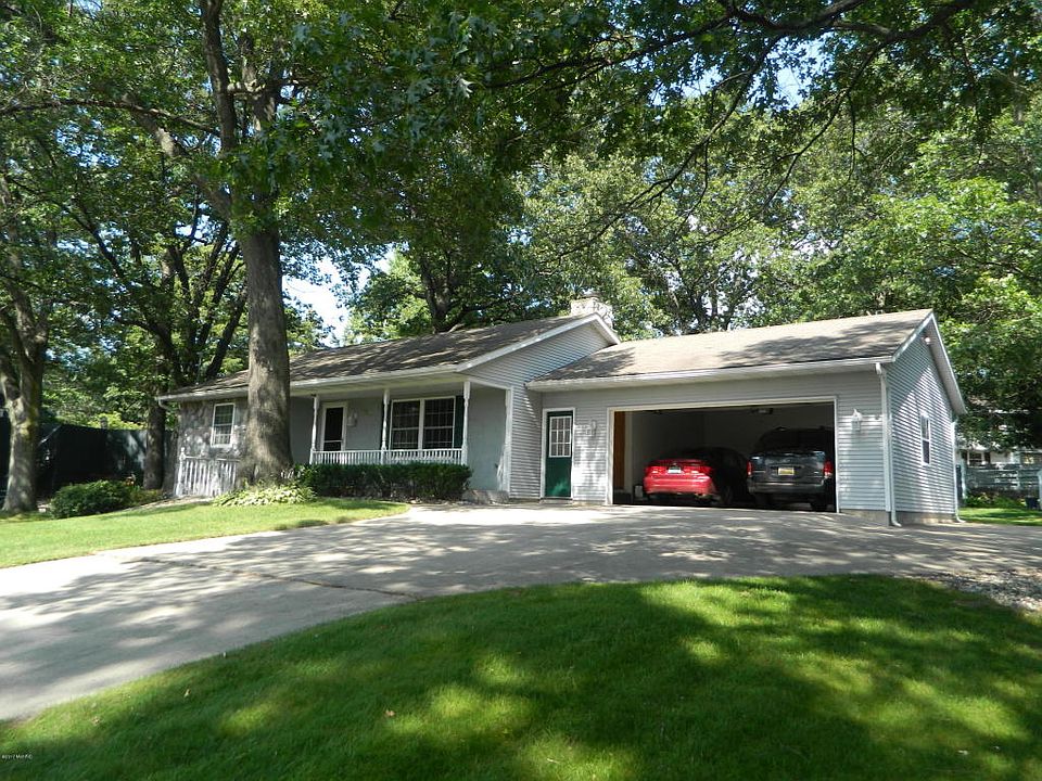 1st image of 123 Oak Park Dr