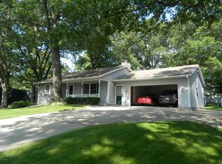 123 Oak Park Dr, Holland, MI 49424