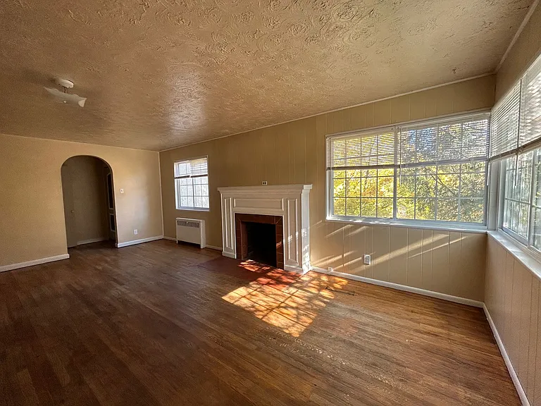 Halliday 654 E. — Photo 11