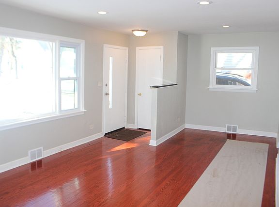 4th image of 115 N Williams St