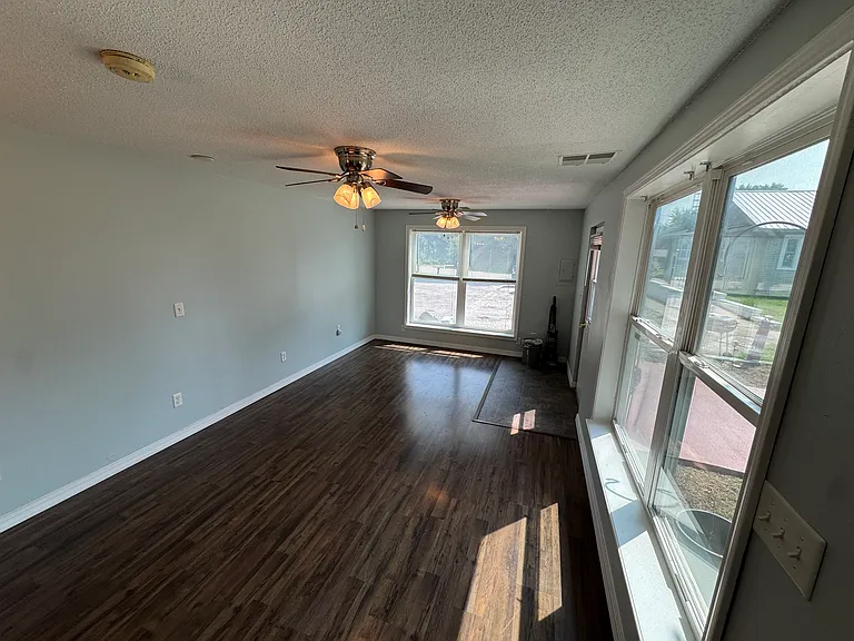 6815 Curran Rd — Photo 6