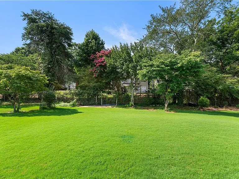 1025 Rome Dr — Photo 24