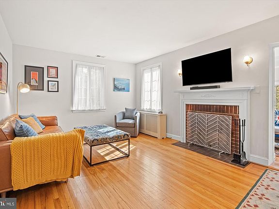4th image of 4001 Franconia Rd