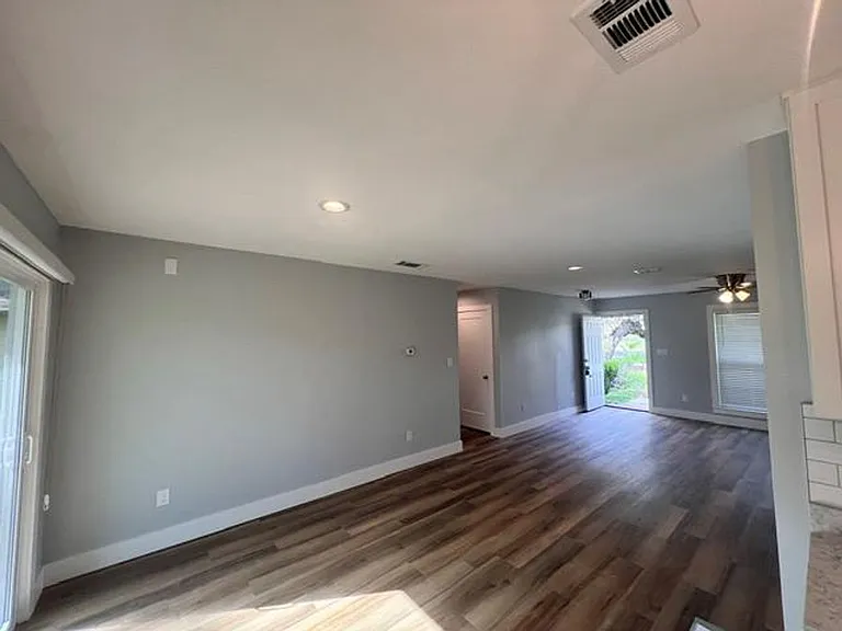 200 Deen Ave — Photo 10