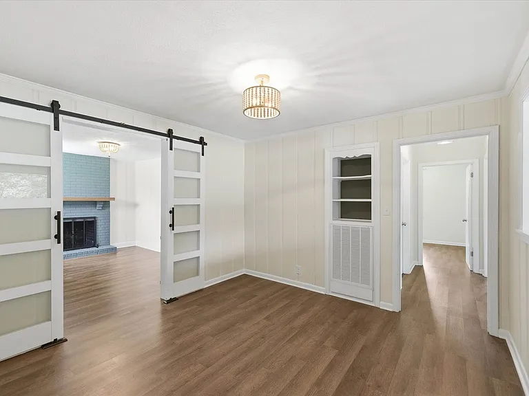 37 Hillsboro Rd — Photo 17
