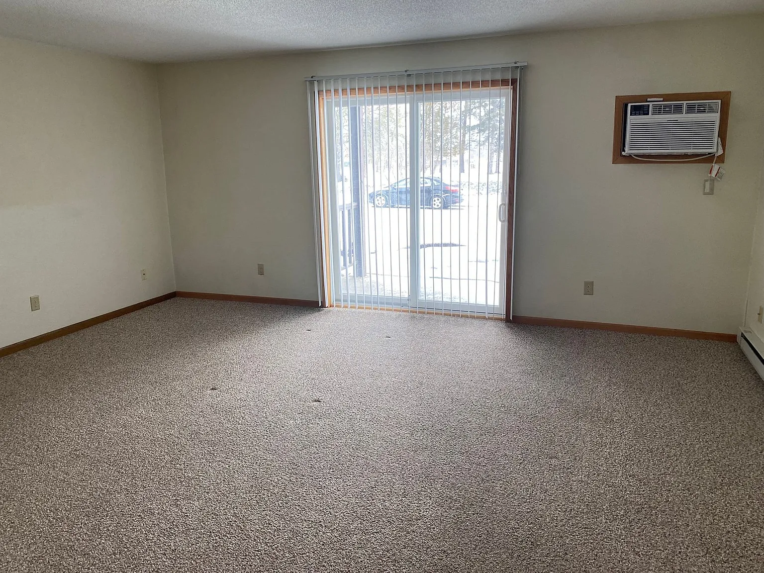 2 bed, 1.0 bath, 830 sqft, $1,000 — Photo 3