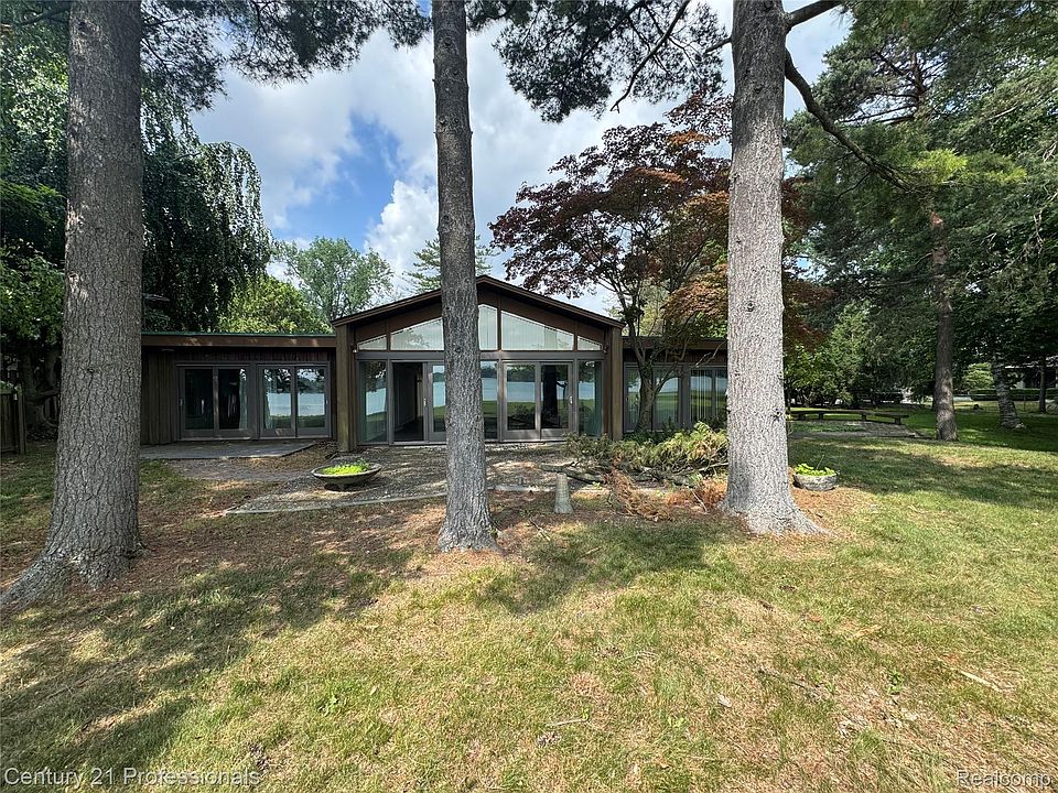 1st image of 1054 Lake Angelus Shrs