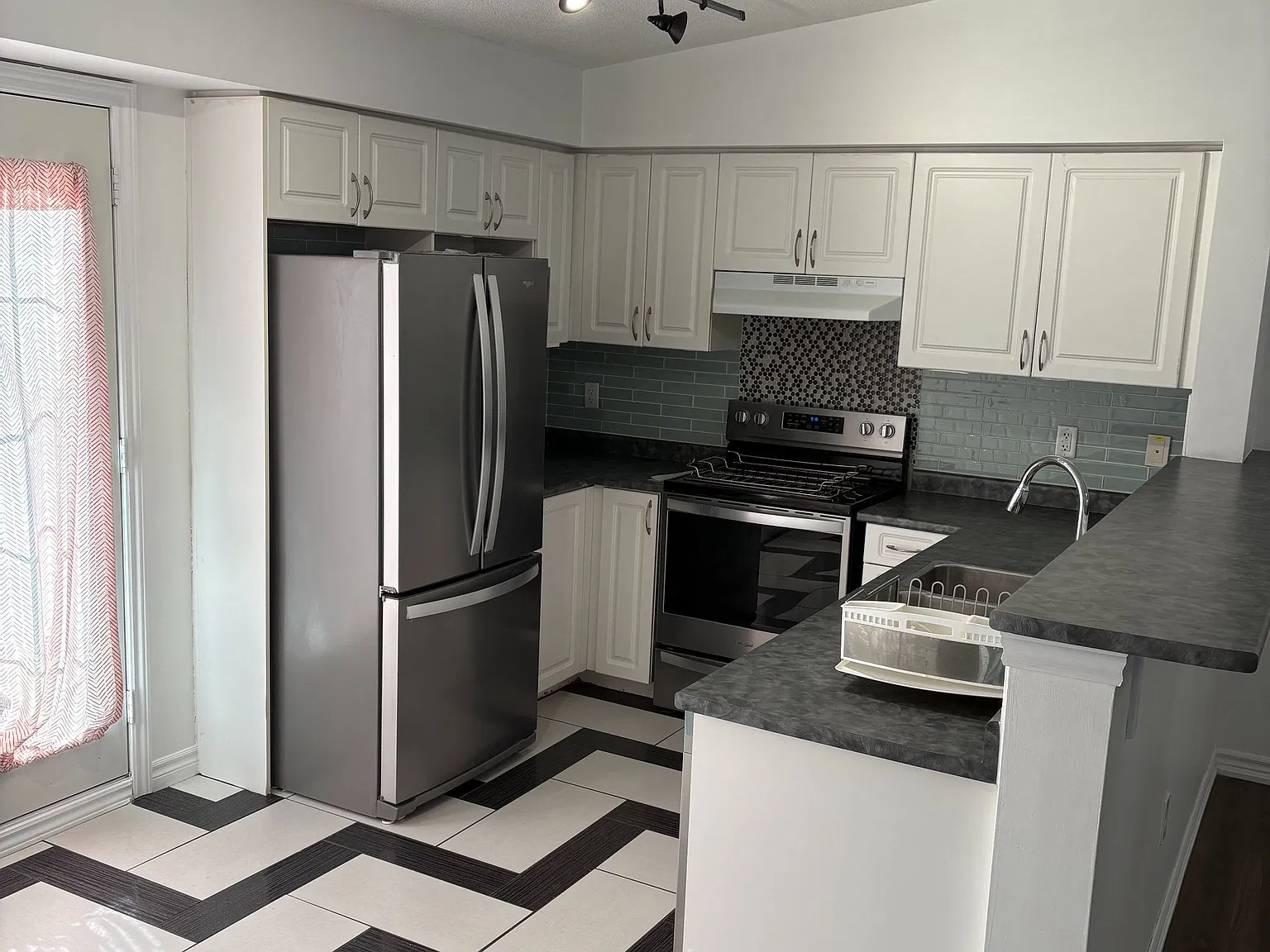 2 bed, $2,800 — Photo 4