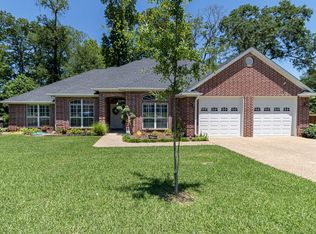 517 Southcreek Dr, Chandler, TX 75758