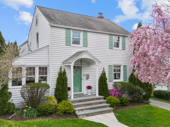 319 Seaside Avenue, Bridgeport, CT 06605