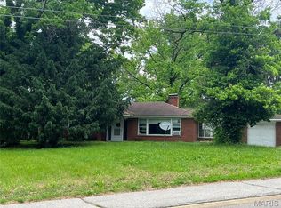 10000 Knollcrest Dr, Saint Louis, MO 63136