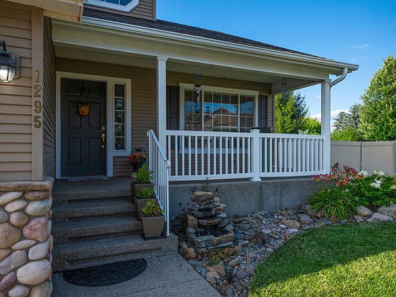 2nd image of 1295 W Palouse Dr