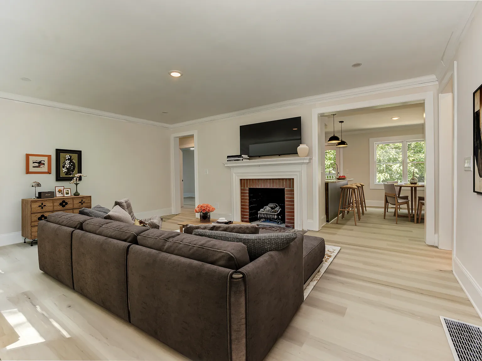 4 bed, 1597 sqft, $3,999 — Photo 1