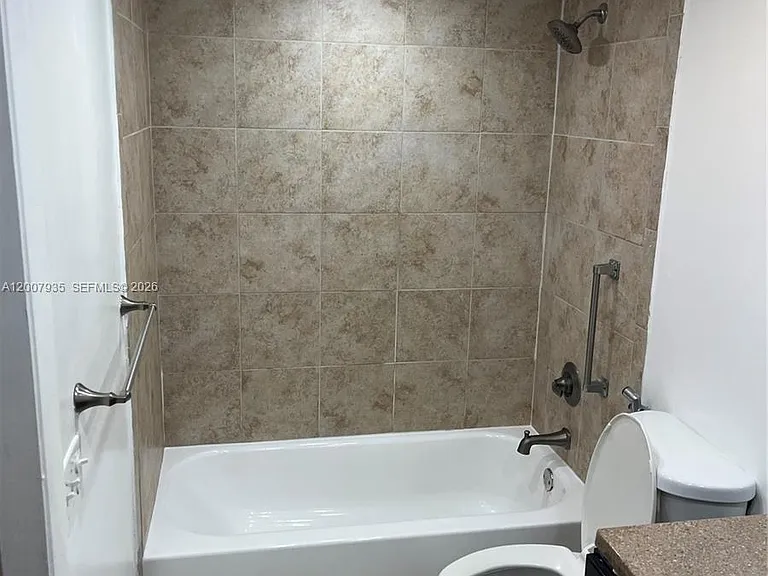 10525 SW 112th Ave #114 — Photo 7