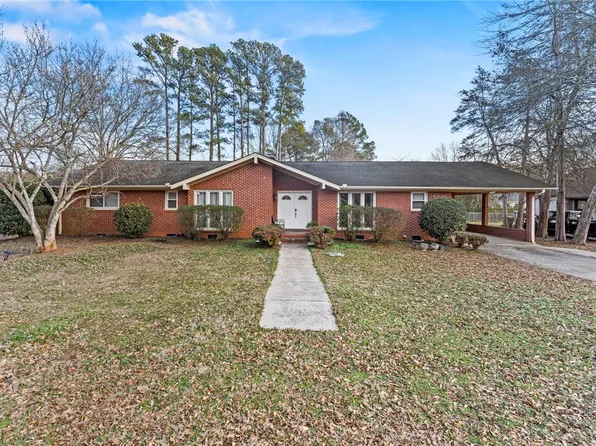 104 Carolina Dr, Clemson, SC 29631