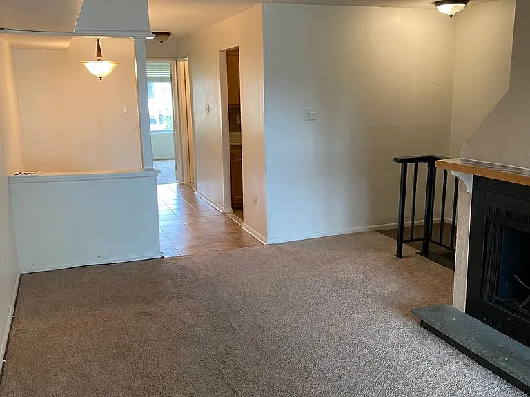 14 Lancaster Est — Photo 5