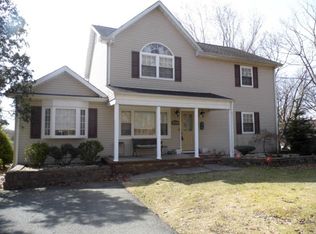 27 Valley Rd, Jackson, NJ 08527